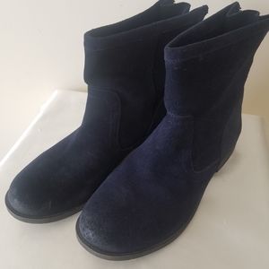 Crown Vintage Suede boots